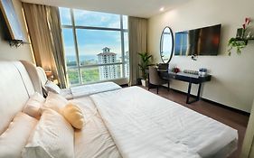 Hatten Hotel Super Sea View 4Pax High Floor Free 1 Carpark & Netflix With 2 Tv Room